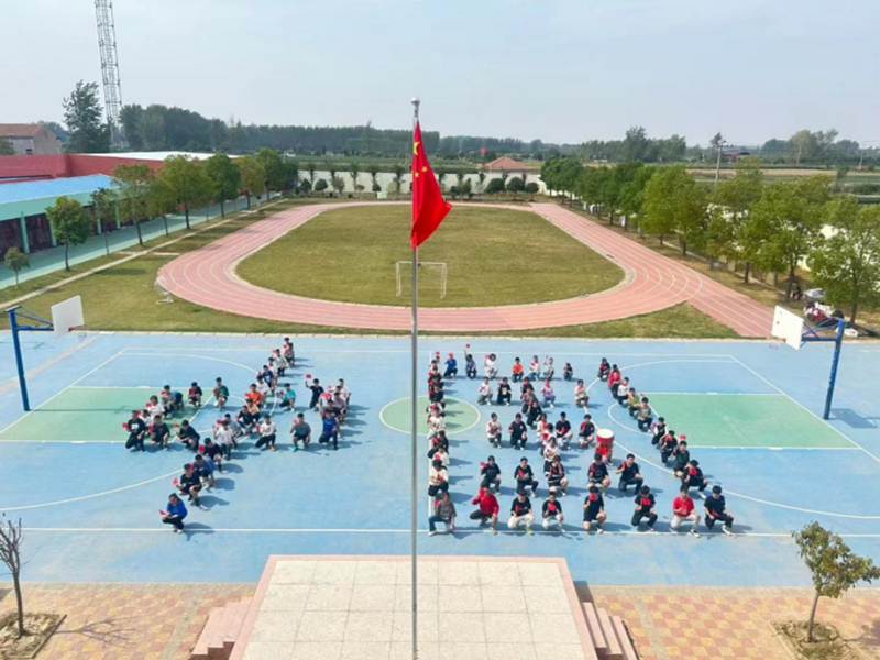 漢川啟泰心理輔導(dǎo)與軍訓(xùn)的獨特教育模式-圖1